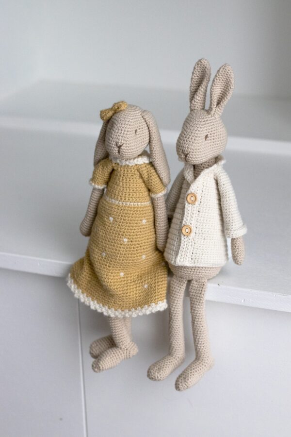 🐇 Elegant Bunny Couple Crochet Pattern – Mr & Mrs Bunny with Outfits | Detailed Amigurumi Set PDF