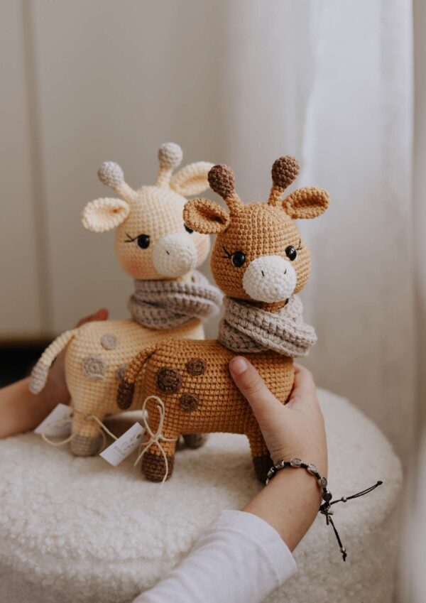 🦒✨ Diana Patskun’s Charming Giraffe Amigurumi Crochet Pattern – 20 × 14 cm Handmade Plush Friend 🌿🧶 - Image 3