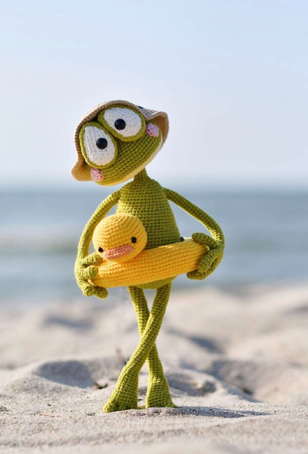 🌞🐸 Froggy Amigurumi Crochet Pattern – Intermediate Plush Toy with Summer Accessories 🌴🍋 - Image 7