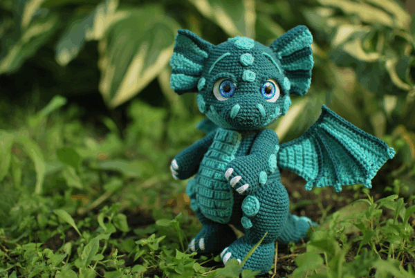 🐉 Green Dragon Amigurumi Crochet Pattern – Poseable Fantasy Plush with Wings, Tail & Scarf
