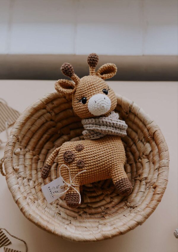 🦒✨ Diana Patskun’s Charming Giraffe Amigurumi Crochet Pattern – 20 × 14 cm Handmade Plush Friend 🌿🧶