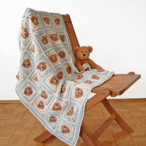 🐻 Cozy Bear Baby Blanket Crochet Pattern – Granny Square Blanket with Beads & 3D Ears