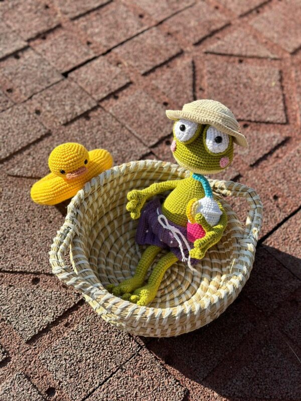 🌞🐸 Froggy Amigurumi Crochet Pattern – Intermediate Plush Toy with Summer Accessories 🌴🍋 - Image 3