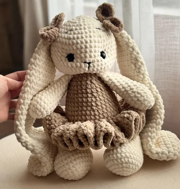 🐰Adorable Bunny Amigurumi – Crochet Pattern with Changeable Outfit