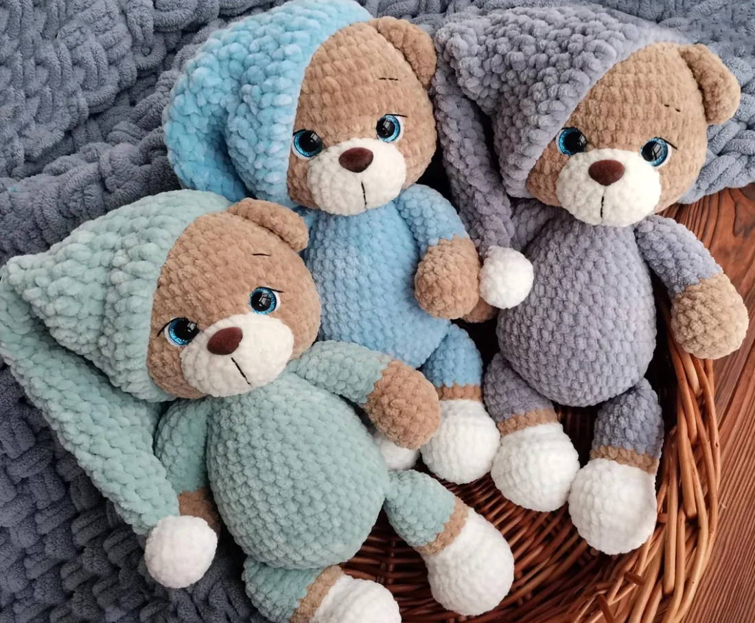 🌙 Sleepytime Teddy – Amigurumi Crochet Pattern (Bear with Pajamas & Cap)